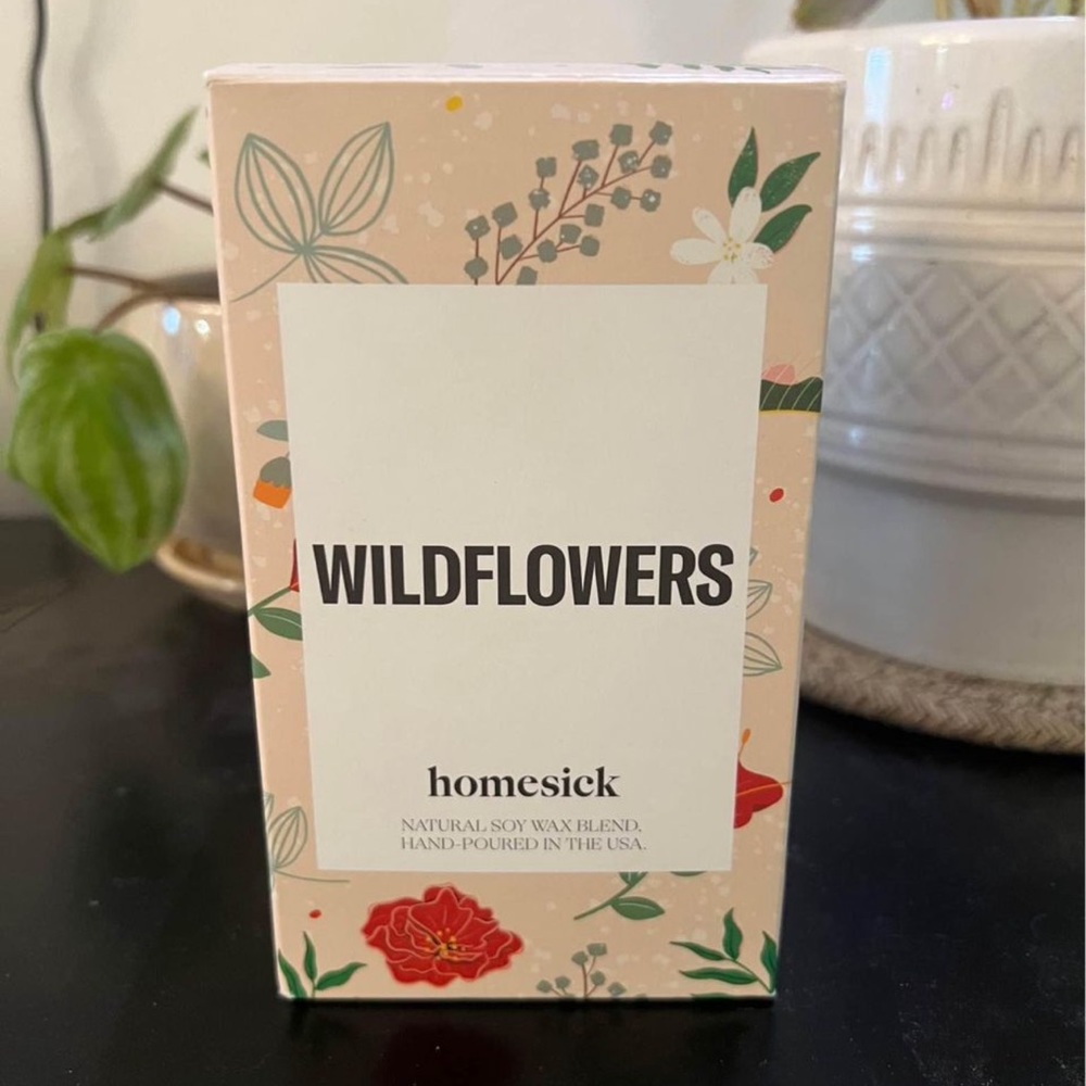 NIB Wildflowers Homesick Candle 13.75oz